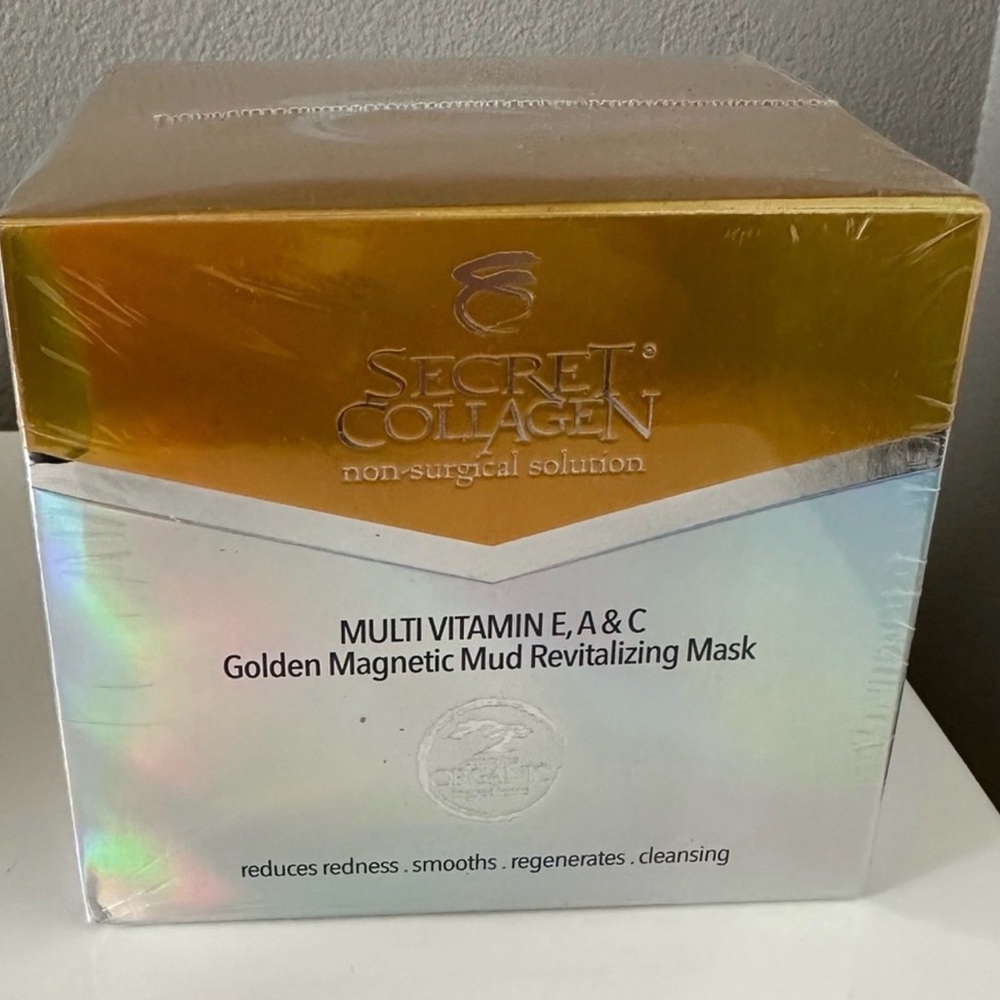 Golden Magnetic Mud Mask